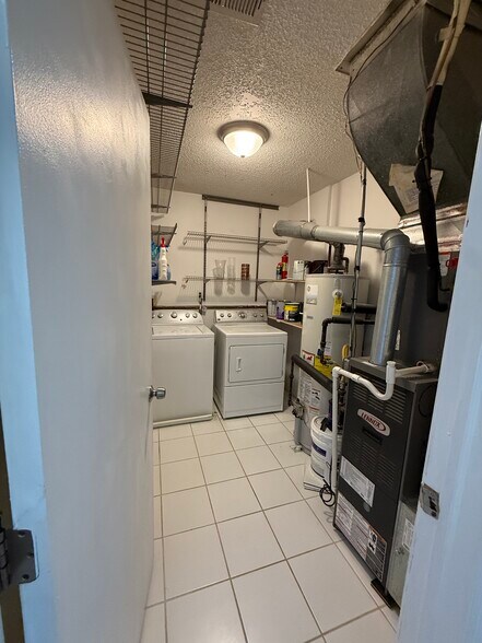 Building Photo - 11 Gilpin Ct