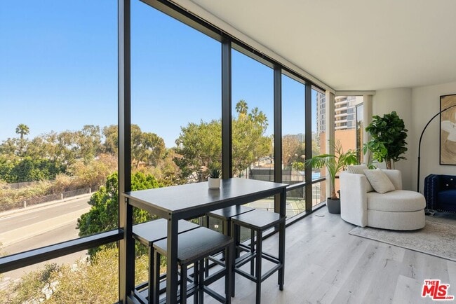 Building Photo - 4316 Marina City Dr
