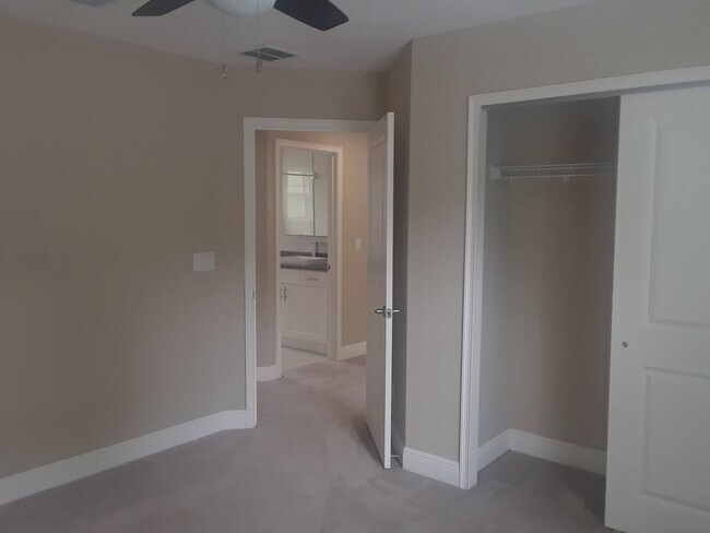 Building Photo - Modern Luxury Townhome in Prime Downtown Orlando Location