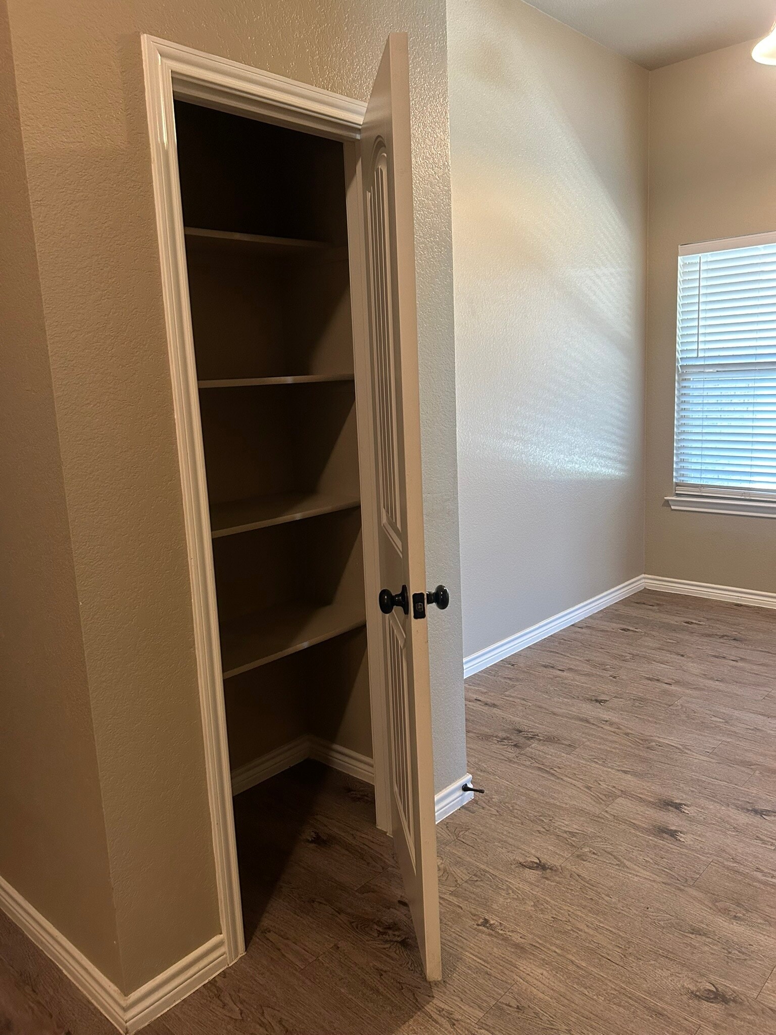 Building Photo - 4300 Hunters Place Dr