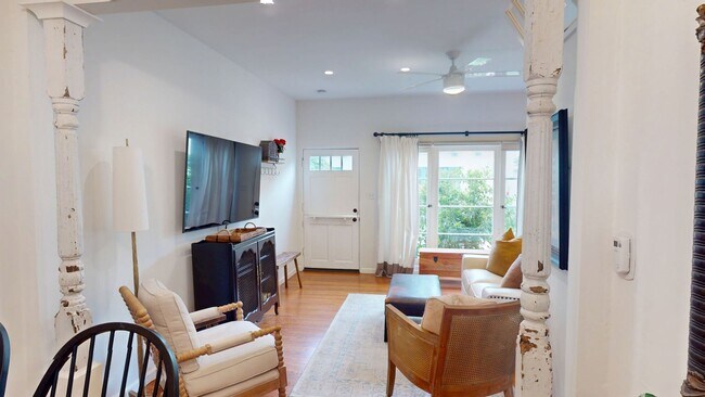 Building Photo - Fully Furnished Vacation Rental | Farmhouse Chic