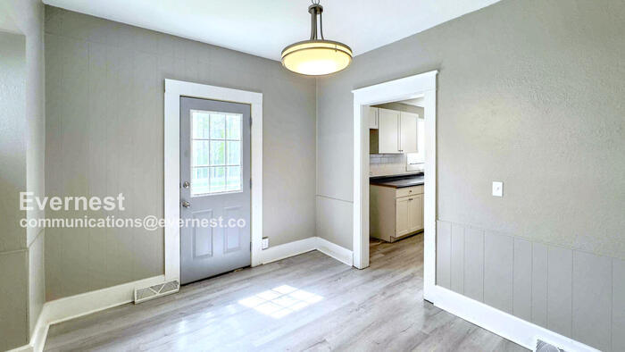 Building Photo - 714 Hampton Ave