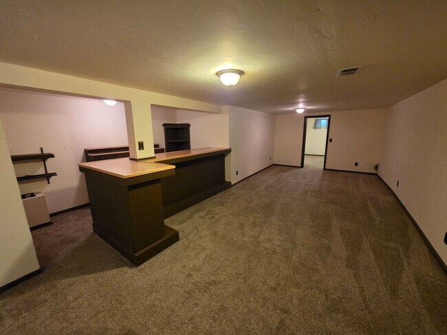 Building Photo - 1798 Chateau Dr