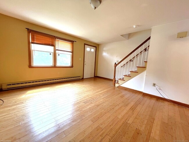 Building Photo - 246 Woodford Ave