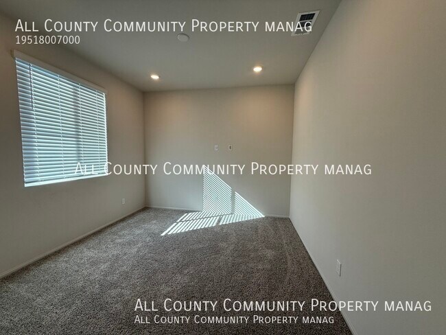 Building Photo - 11615 Zoeller St