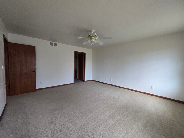 Building Photo - W3132 Glenbrooke Ct