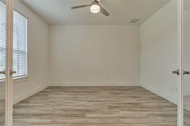 Building Photo - 14343 Red Ldg Trl