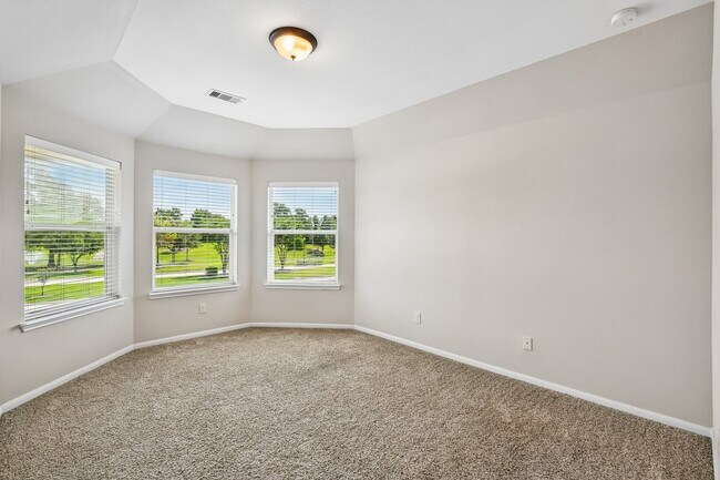 Building Photo - 28134 Kudzu Dr