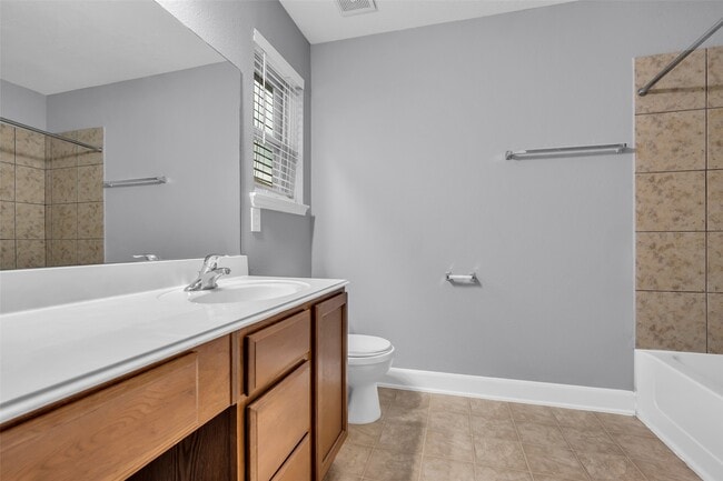 Building Photo - 2707 Volute