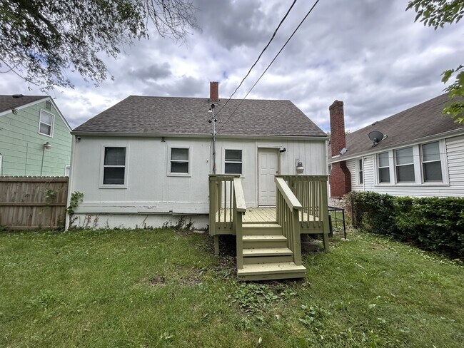 Building Photo - 7122 Indiana Ave