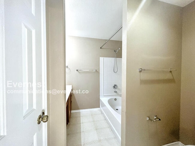 Building Photo - 1107 Deerhound Pl
