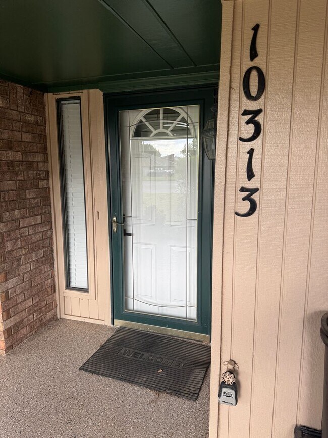 Building Photo - 200 off your move in before 10/15 ! Be Wow...