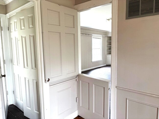 Building Photo - 234 Lackey Ln