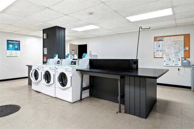 Building Photo - 1800 Lavaca St