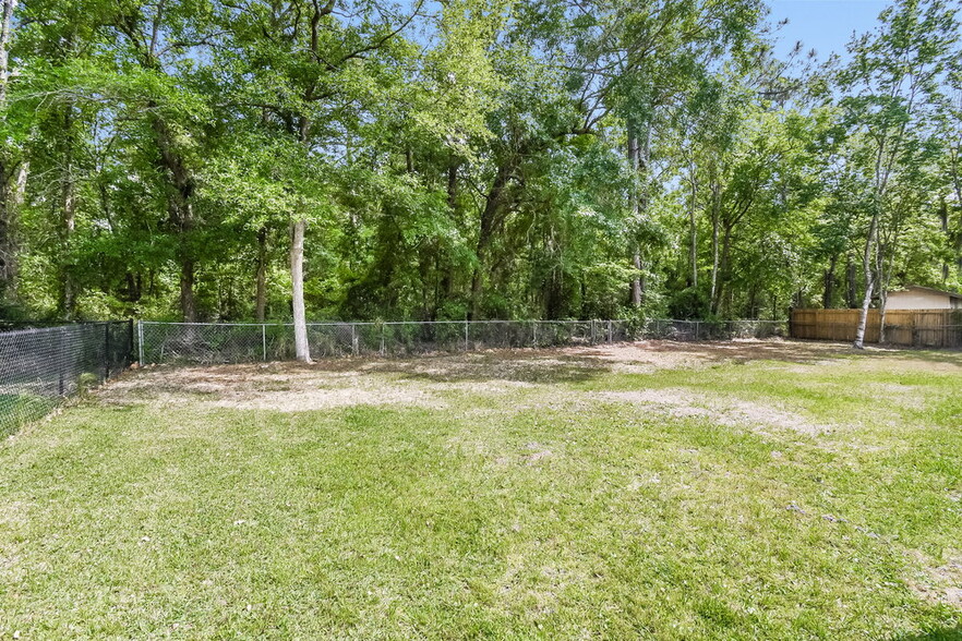 Building Photo - 2834 Tanglewood Blvd