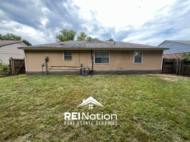Building Photo - COZY & CLEAN! 3BR Memphis Value | Hardwoods & Open Kitchen | Fenced Yard!
