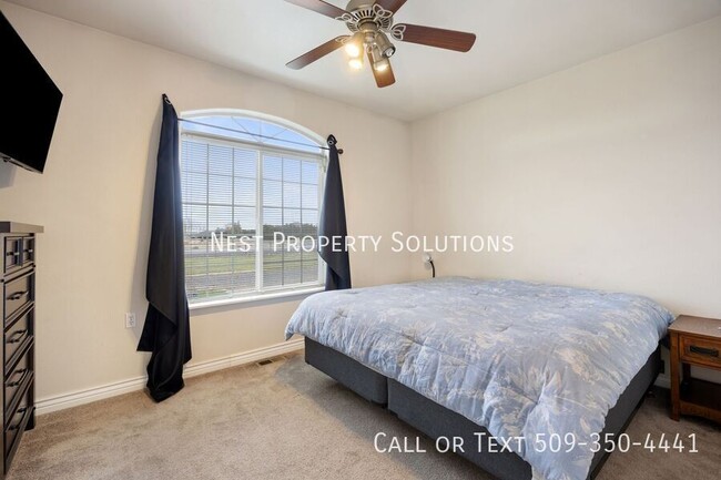 Building Photo - 12049 Baseline Rd E