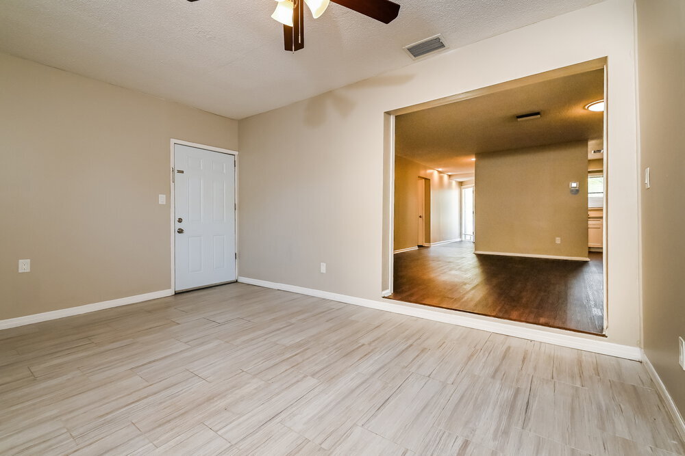 Building Photo - 712 Canterbury Rd