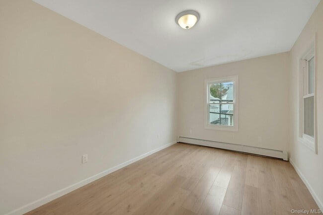 Building Photo - 25 S Washington St