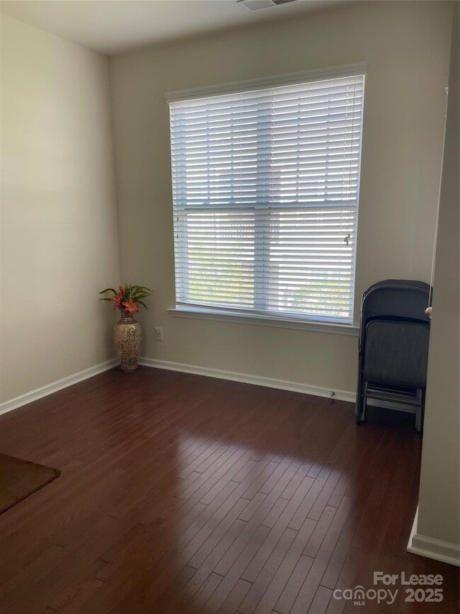 Building Photo - 835 Skybrook Falls Dr