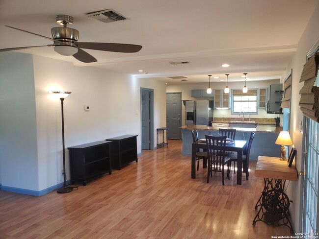 Building Photo - 11121 Mesquite Flat