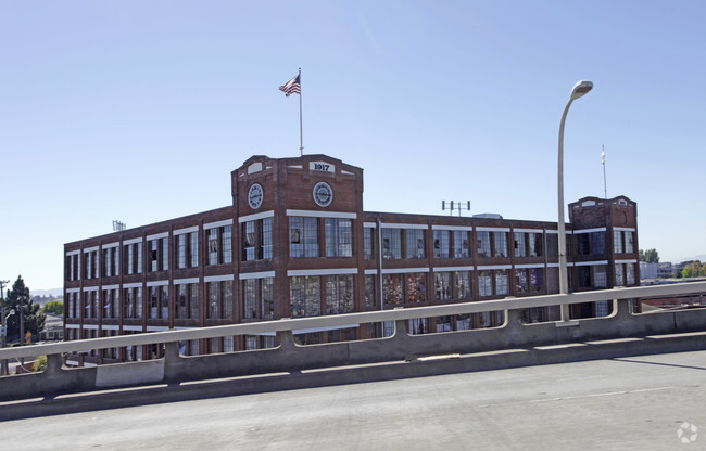 Building Photo - Cotton Mill Studios