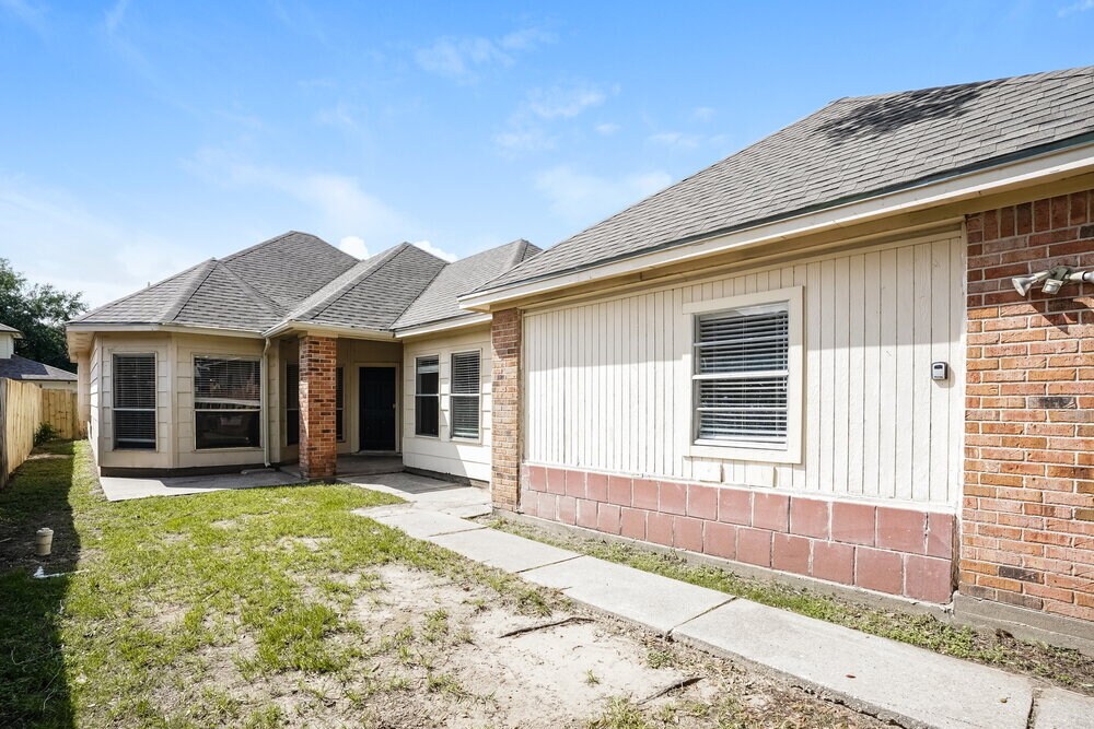 Building Photo - 6615 Bluebottle Ln