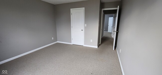 Building Photo - 5923 Edelle Dr