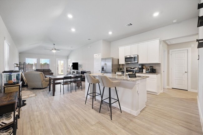 Building Photo - 2493 Clydesdale Ln