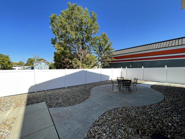 Building Photo - 135-145 Lafayette Rd. - 135-5