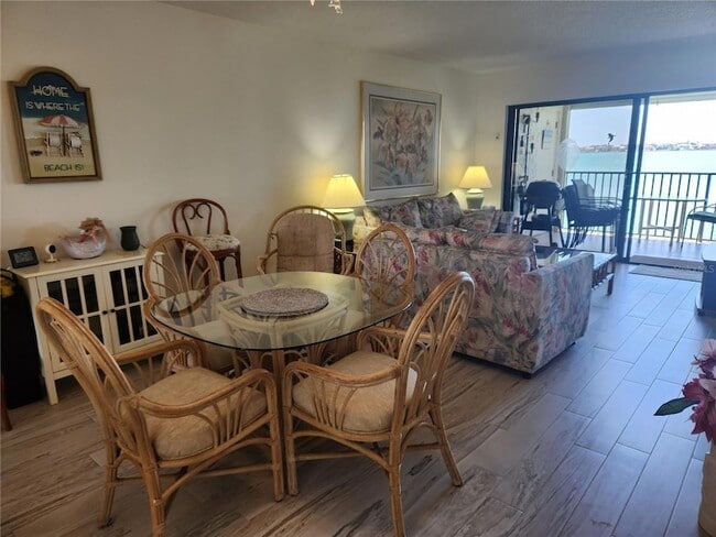 Building Photo - 6287 Bahia Del Mar Cir N