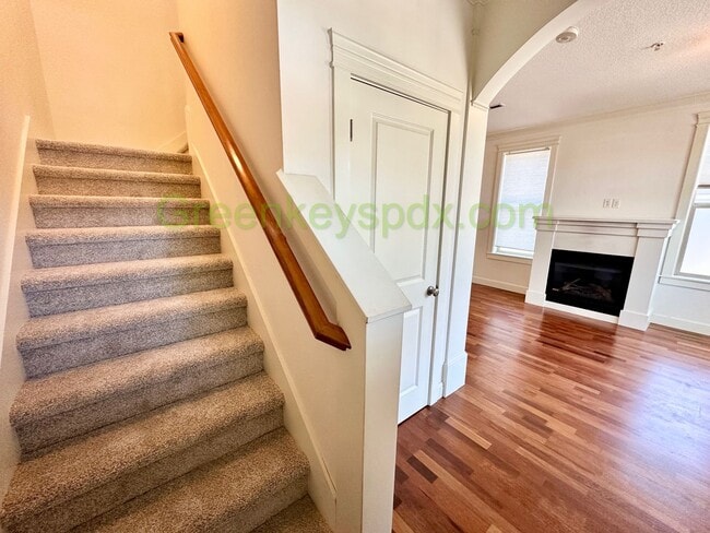 Building Photo - Secure and Beautiful 3-Bedroom 2.5-Bathroo...