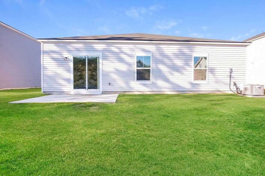 Building Photo - 120 S Reindeer Rd