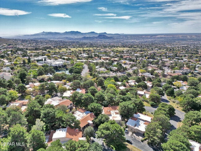 Building Photo - 5710 Mira Grande Dr