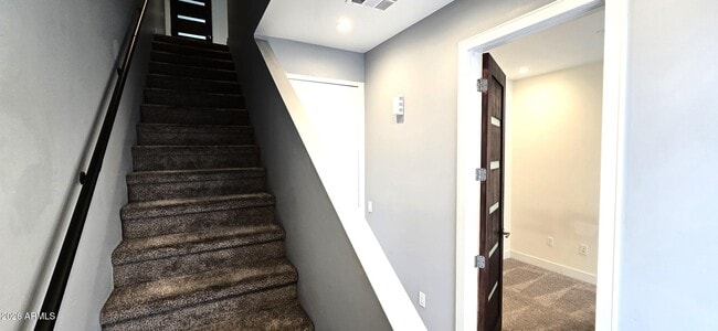 Building Photo - 506 S Hardy Dr