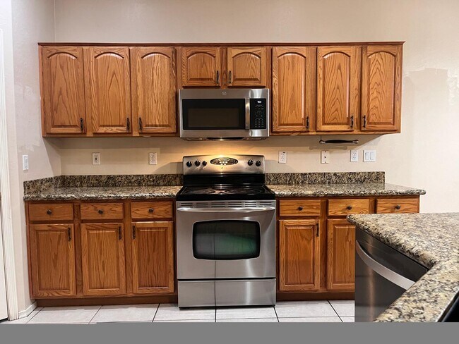 Building Photo - 3107 E Kingbird Pl