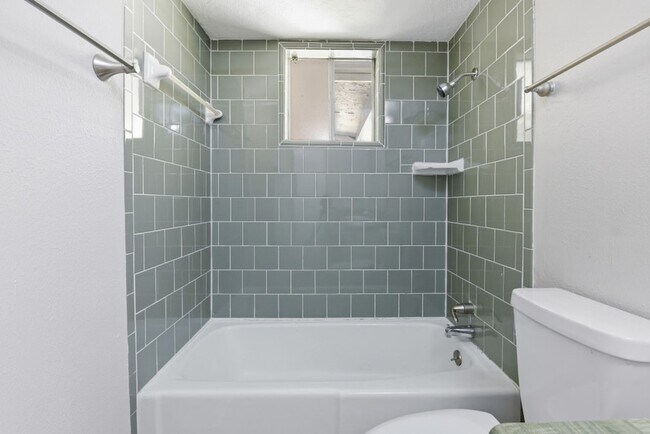 Building Photo - 3120 Royal St