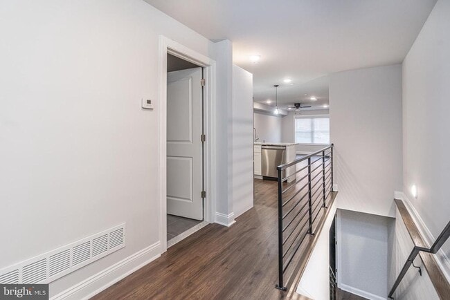 Building Photo - 2202 Christian St