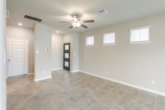 Building Photo - 1524 Beach Oak Dr