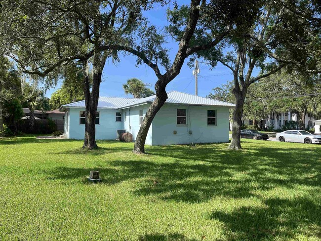 Building Photo - 58 Riberia St
