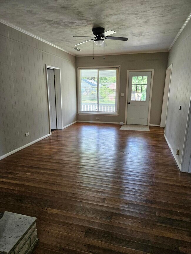 Building Photo - 2158 N Boonville Ave