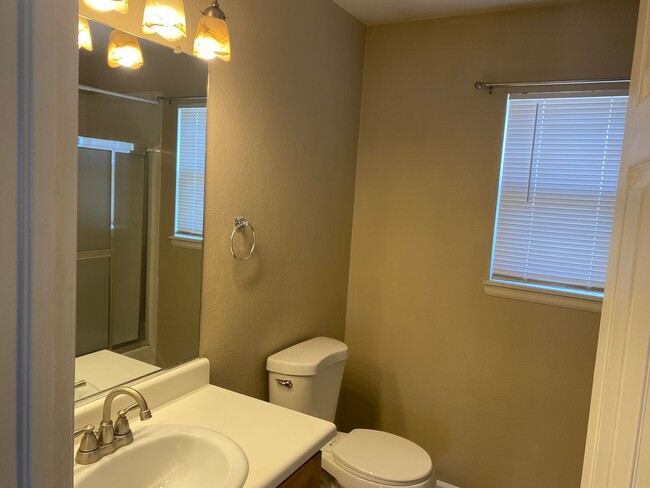 Building Photo - **MOVE-IN SPECIAL: $500 OFF!**