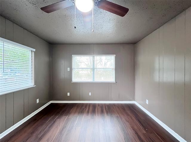 Building Photo - 3130 S Llewellyn Ave