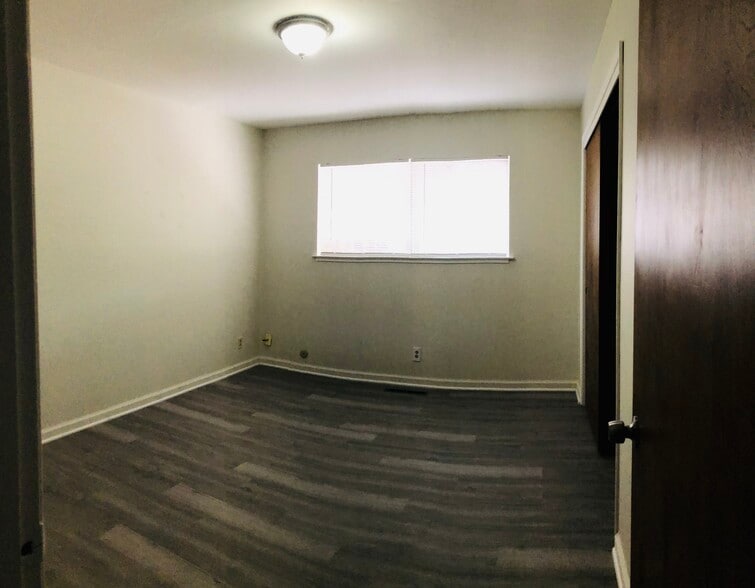 Bedroom 2 - 968 Cyndi Cir