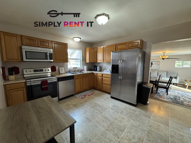 Building Photo - Updated Furnished 3+ Bedroom, 1.5 Bath Avail Aug 1st
