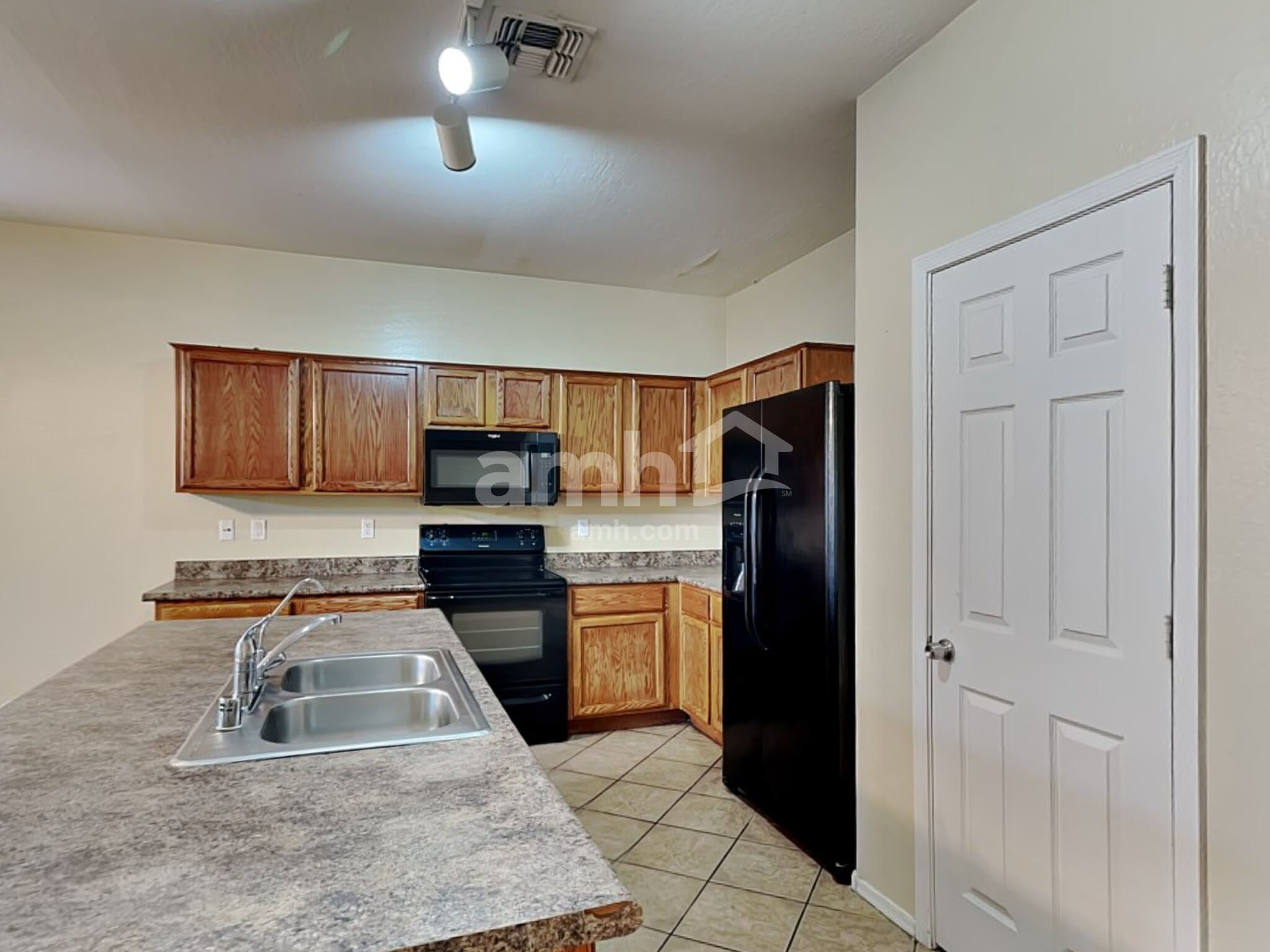 Building Photo - 8220 W Forest Grove Ave