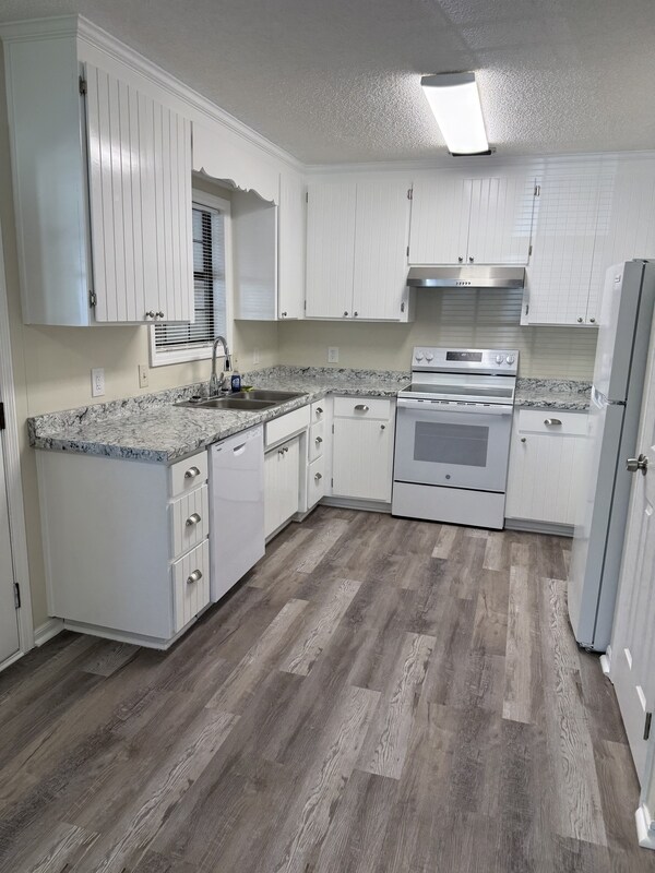 Building Photo - 273 Norman Dr