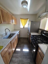 Building Photo - Welcome home to this beautifully updated 2-bedroom, 1-bath upstairs condo in a peaceful Auburn ne...