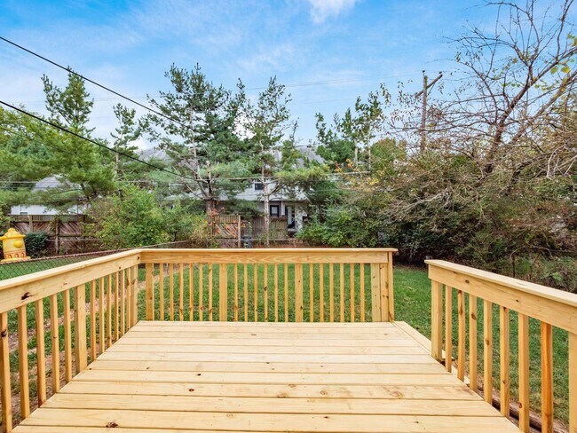 Building Photo - 8235-8237 Goldsmith Dr