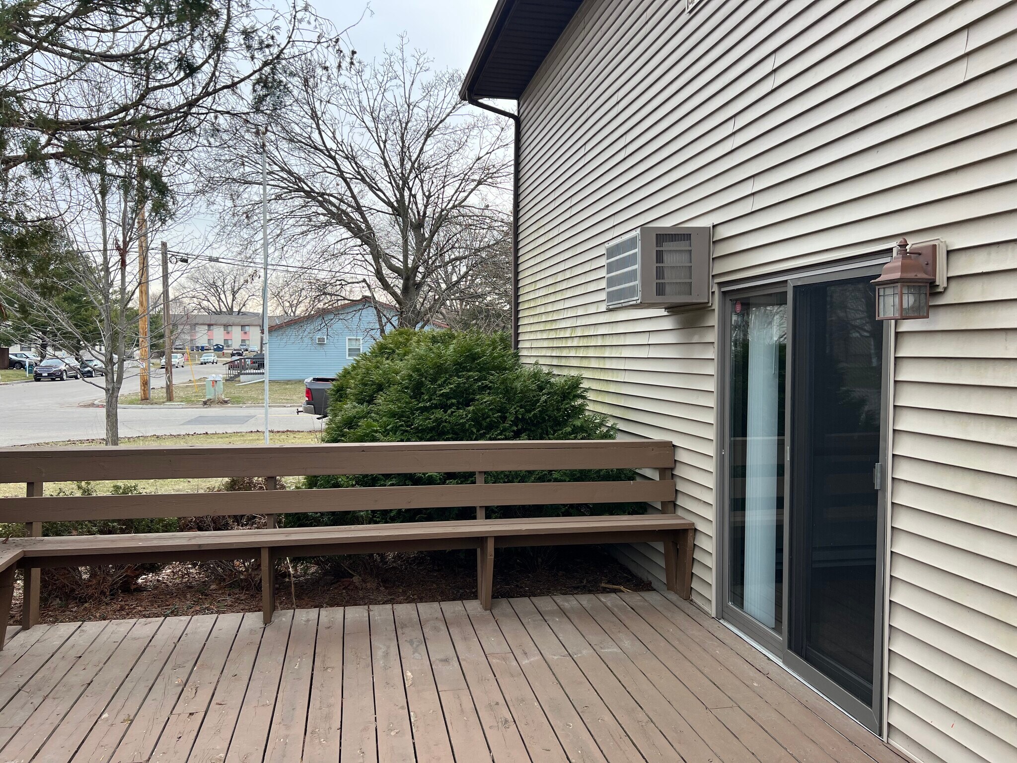 Sliding door to private deck - 2000 Miller St